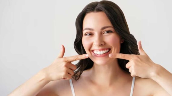 Moeloet Whitening Strips dengan Kekuatan Minyak Kelapa untuk Kebersihan Gigi