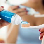 Pemutihan Gigi dengan Produk Whitening Toothpaste