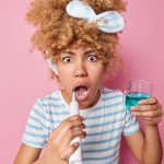 Pemutihan Gigi dengan Penggunaan Mouthwash Pemutih: Fakta dan Kelebihannya