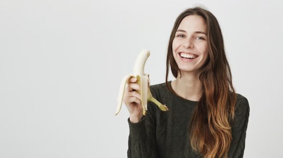 Pemutihan Gigi dengan Kulit Pisang: Mitos atau Fakta?