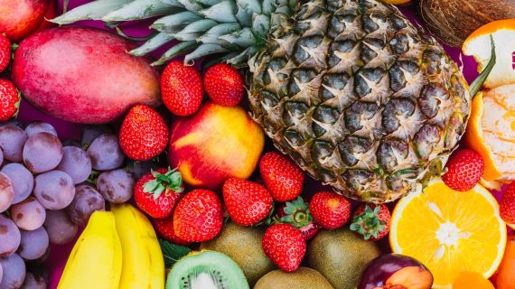 Makanan dan Minuman yang Membantu Mencerahkan Gigi Anda