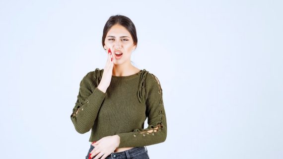 Mengenal Faktor Penyebab Gigi Sensitif dan Cara Mengatasinya