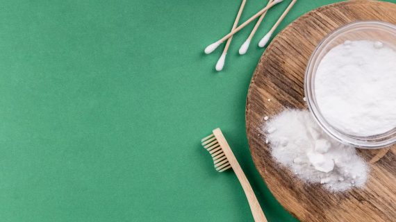 Tips Mudah Memutihkan Gigi dengan Penggunaan Baking Soda