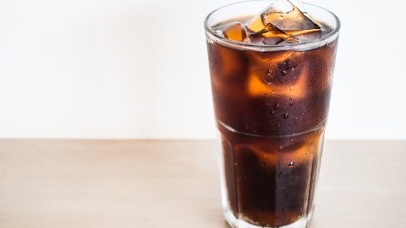 Minuman Bersoda dan Kerusakan Gigi: Fakta yang Perlu Diketahui